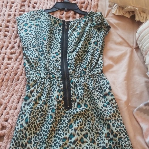 Dress - Picture 2 of 2